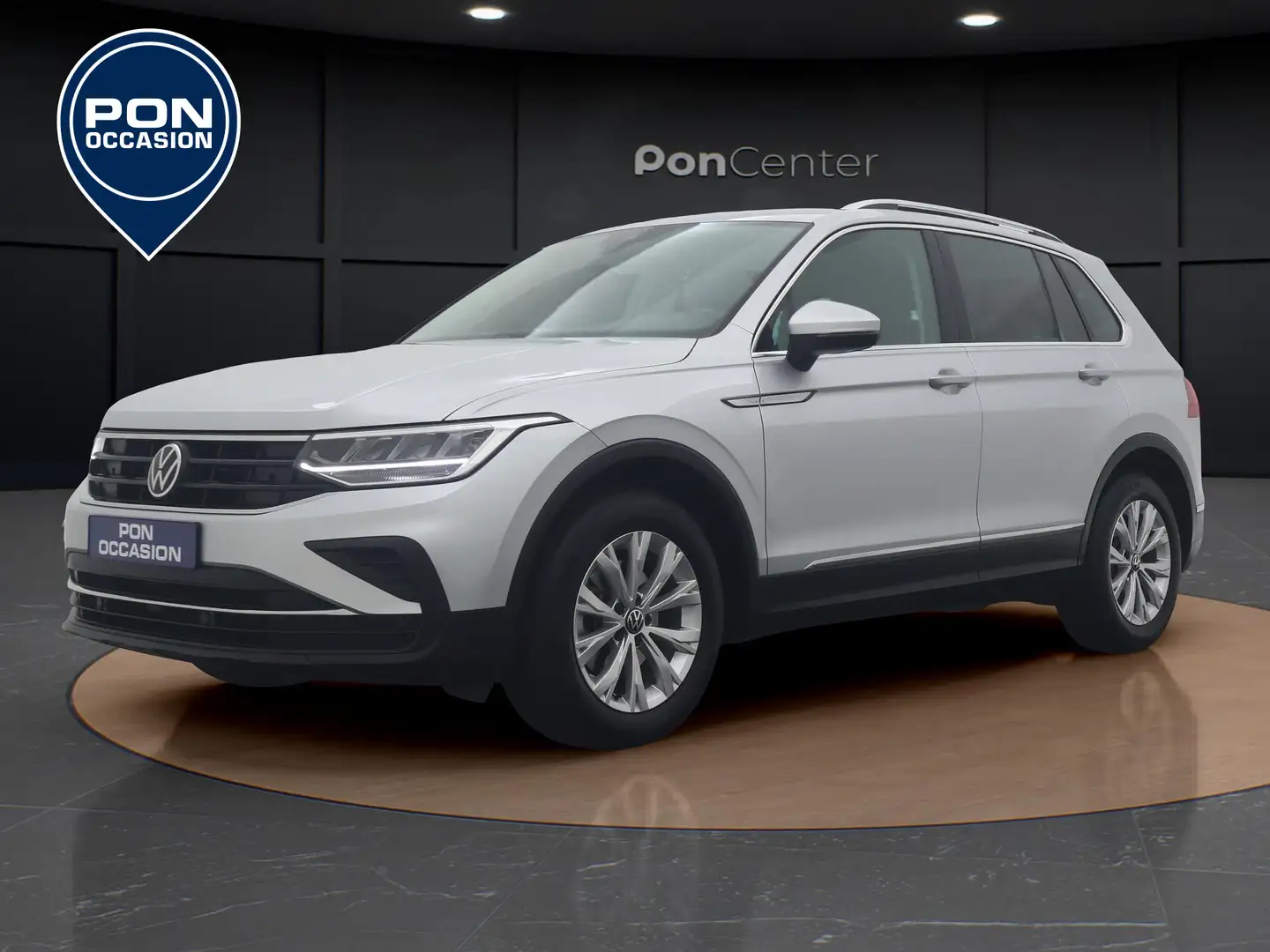 Volkswagen Tiguan 1.5 TSI | Navigatie | Trekhaak | Stoelverwarming | Grijs - 1