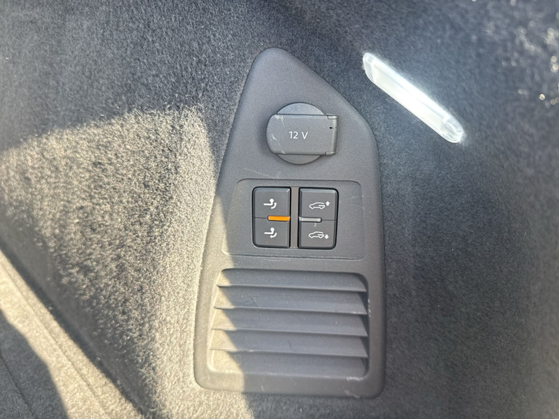 Volkswagen Touareg R-Line Atmosphere *AHK/Panorama/Leder/V8* — photo 12