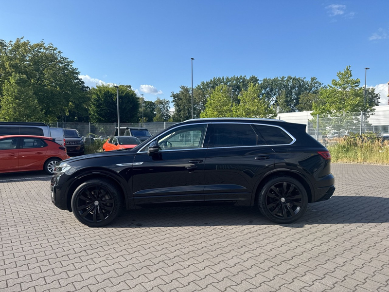 Volkswagen Touareg R-Line Atmosphere *AHK/Panorama/Leder/V8* — photo 2
