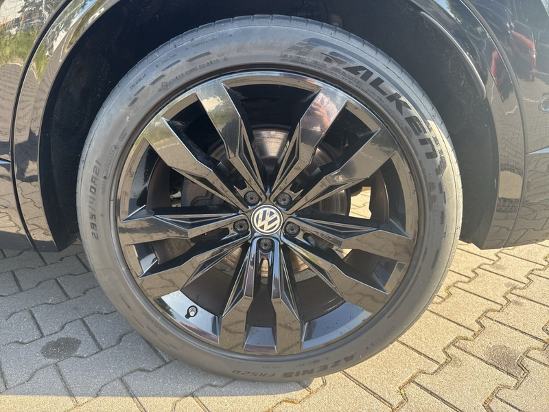 Volkswagen Touareg R-Line Atmosphere *AHK/Panorama/Leder/V8* — photo 15