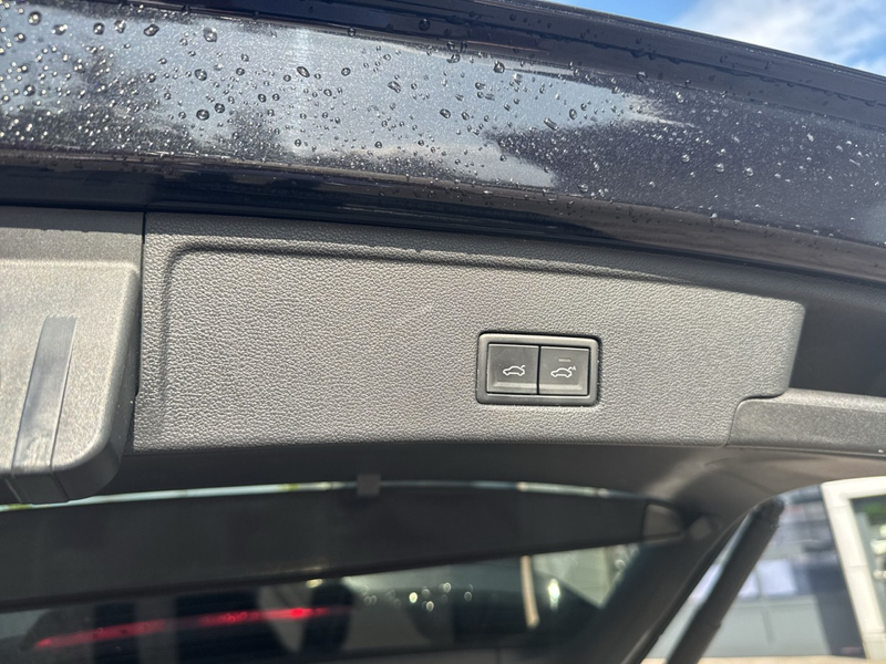 Volkswagen Touareg R-Line Atmosphere *AHK/Panorama/Leder/V8* — photo 14