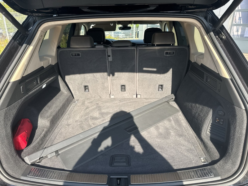 Volkswagen Touareg R-Line Atmosphere *AHK/Panorama/Leder/V8* — photo 4