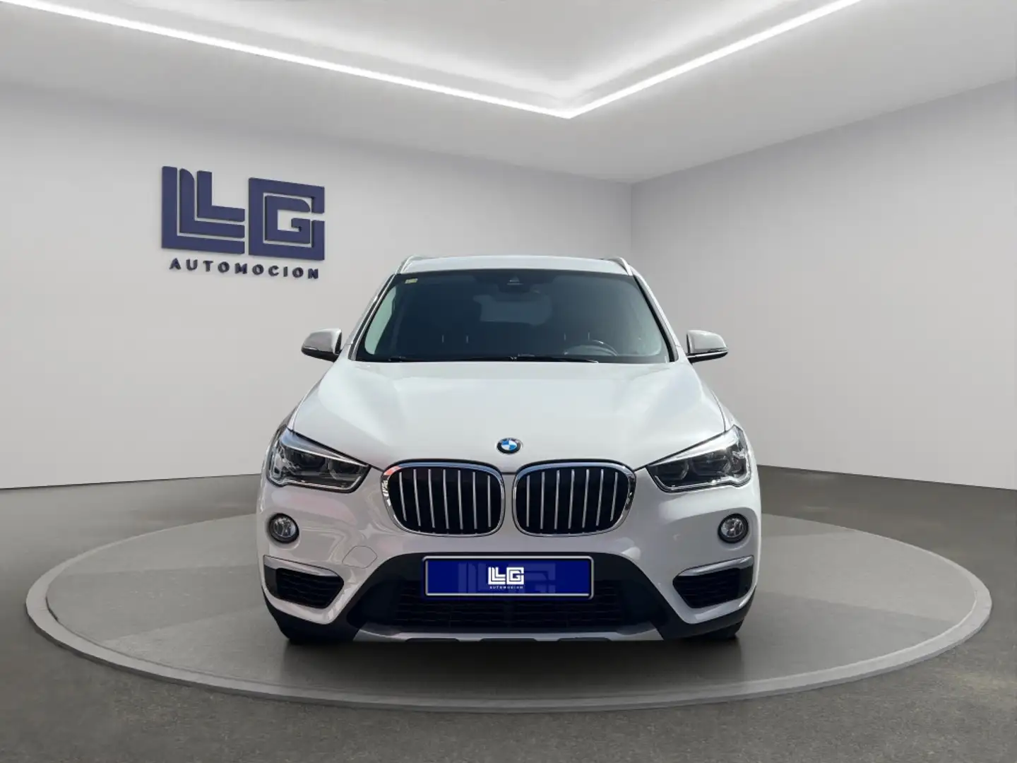 BMW X1 sDrive 18dA Wit - 2