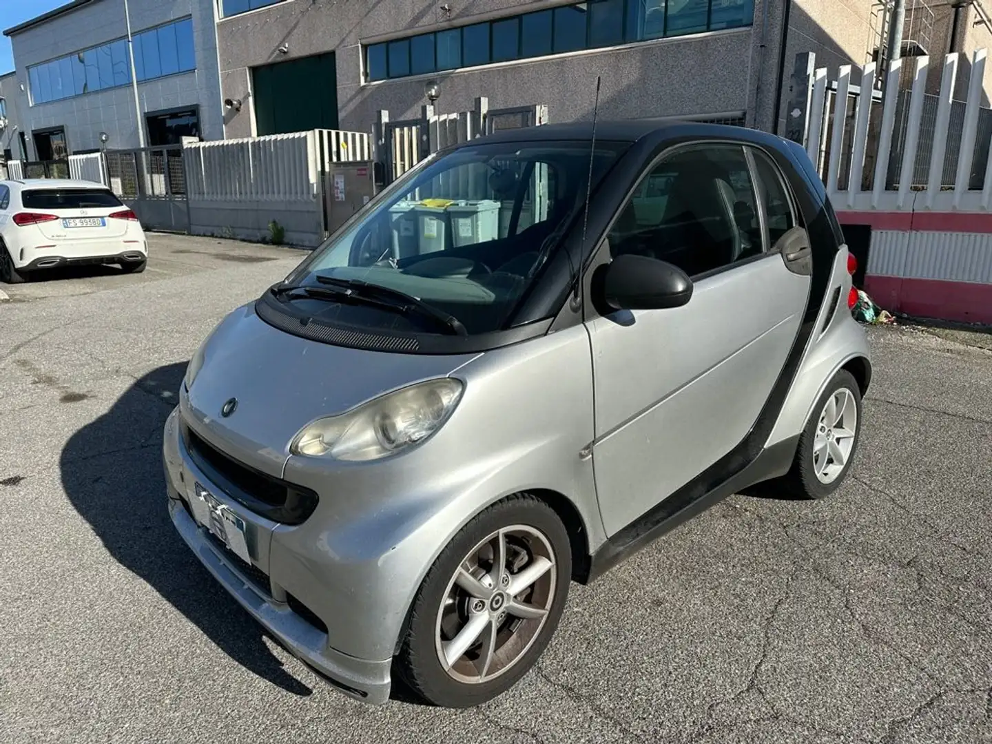 smart forTwo 1.0 MHD coupé pure 71cv Grigio - 1