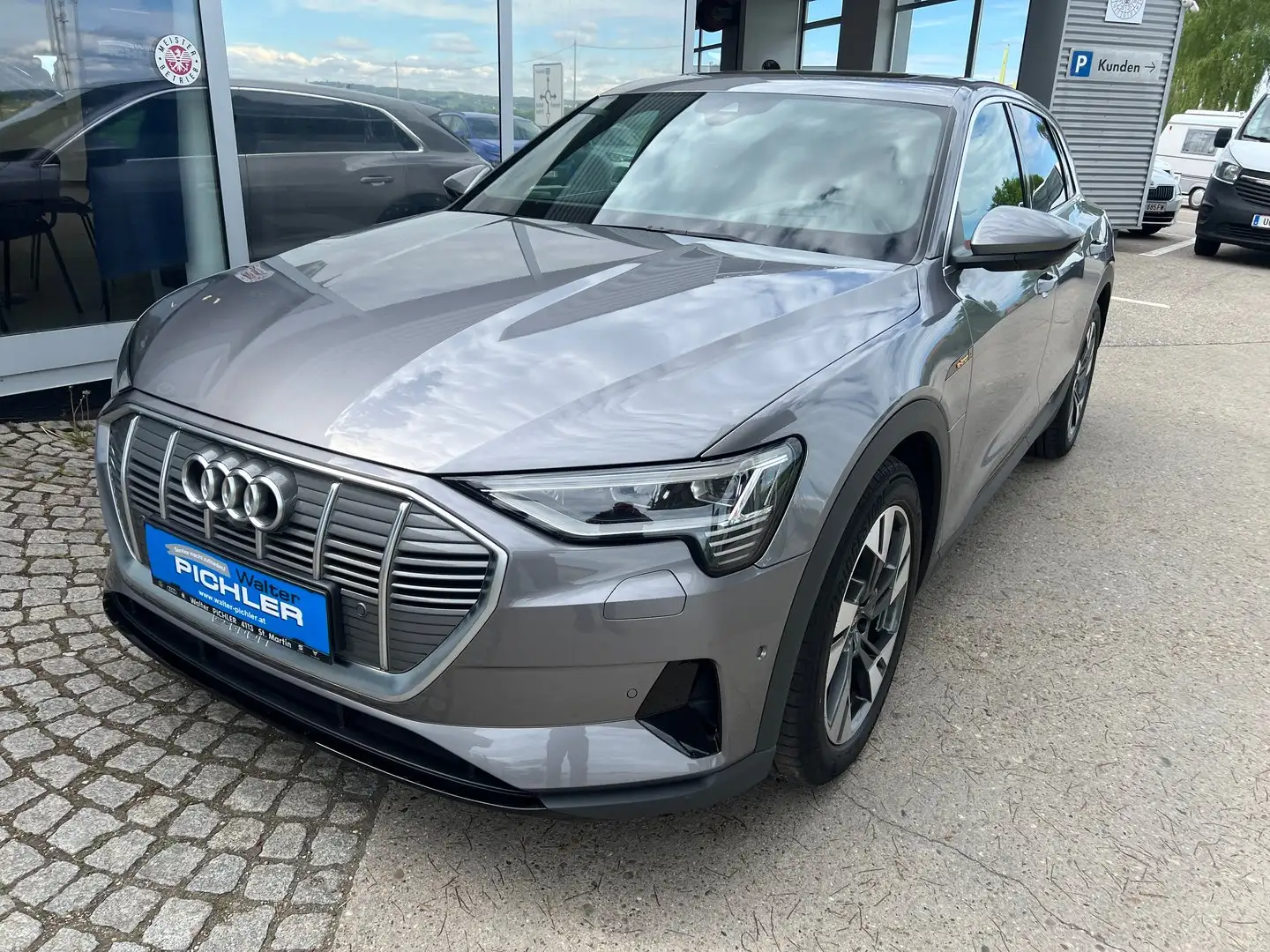 Audi e-tron 55 quattro Grau - 1