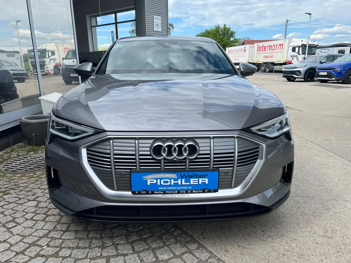 Audi e-tron 55 quattro Grau - 2
