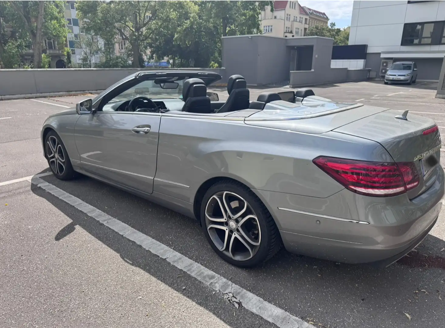 Mercedes-Benz E 250 E 250 (207.436) CGI Cabrio Facelift Grau - 1