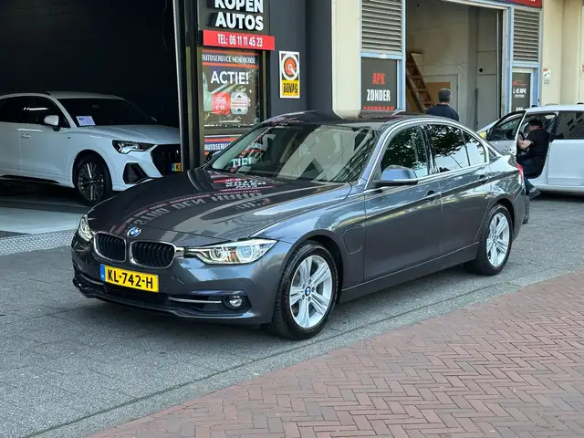 BMW 330 3-serie 330e Centennial High Executive Leer Navi C