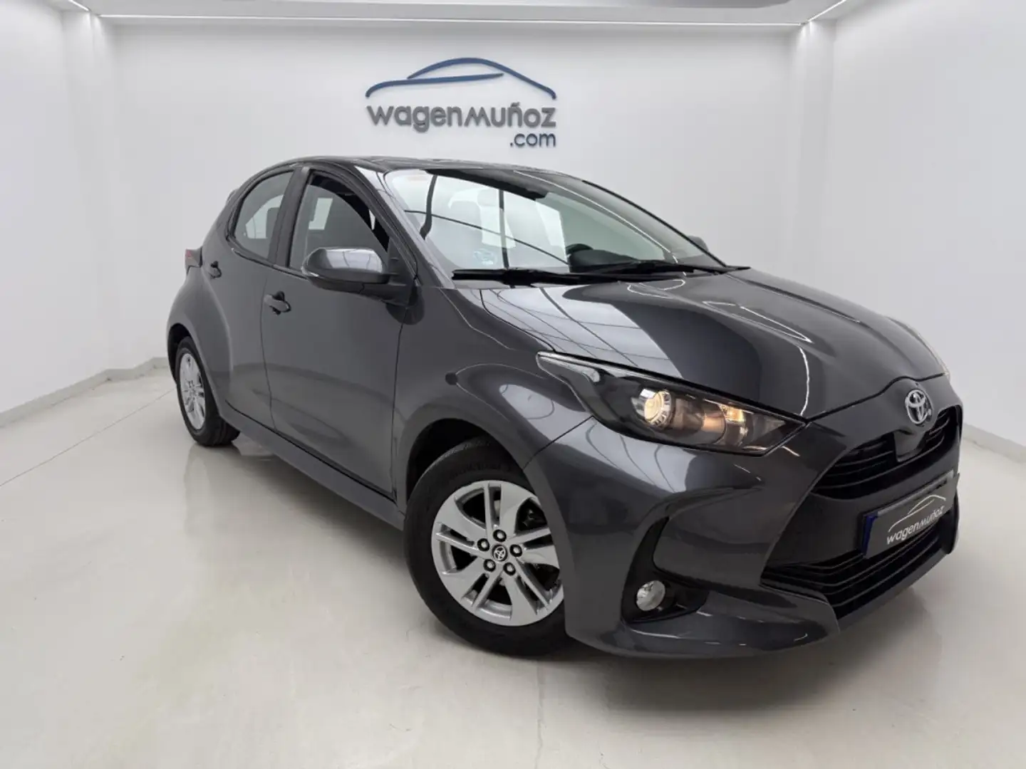 Toyota Yaris 125 S-Edition Gris - 2
