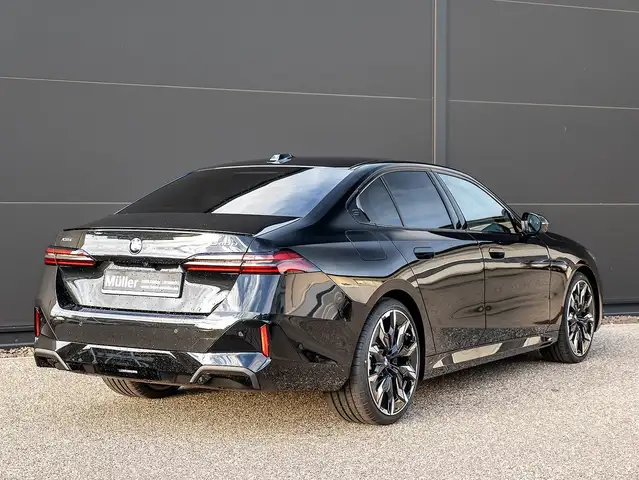 BMW 5 Series view 2