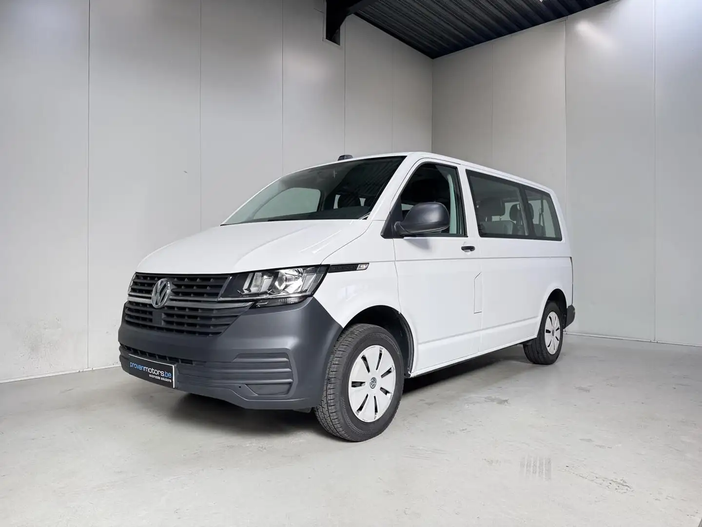 Volkswagen Transporter 2.0 TDI - 9 pl - Airco - AppleCarPlay - Topstaa... Wit - 1
