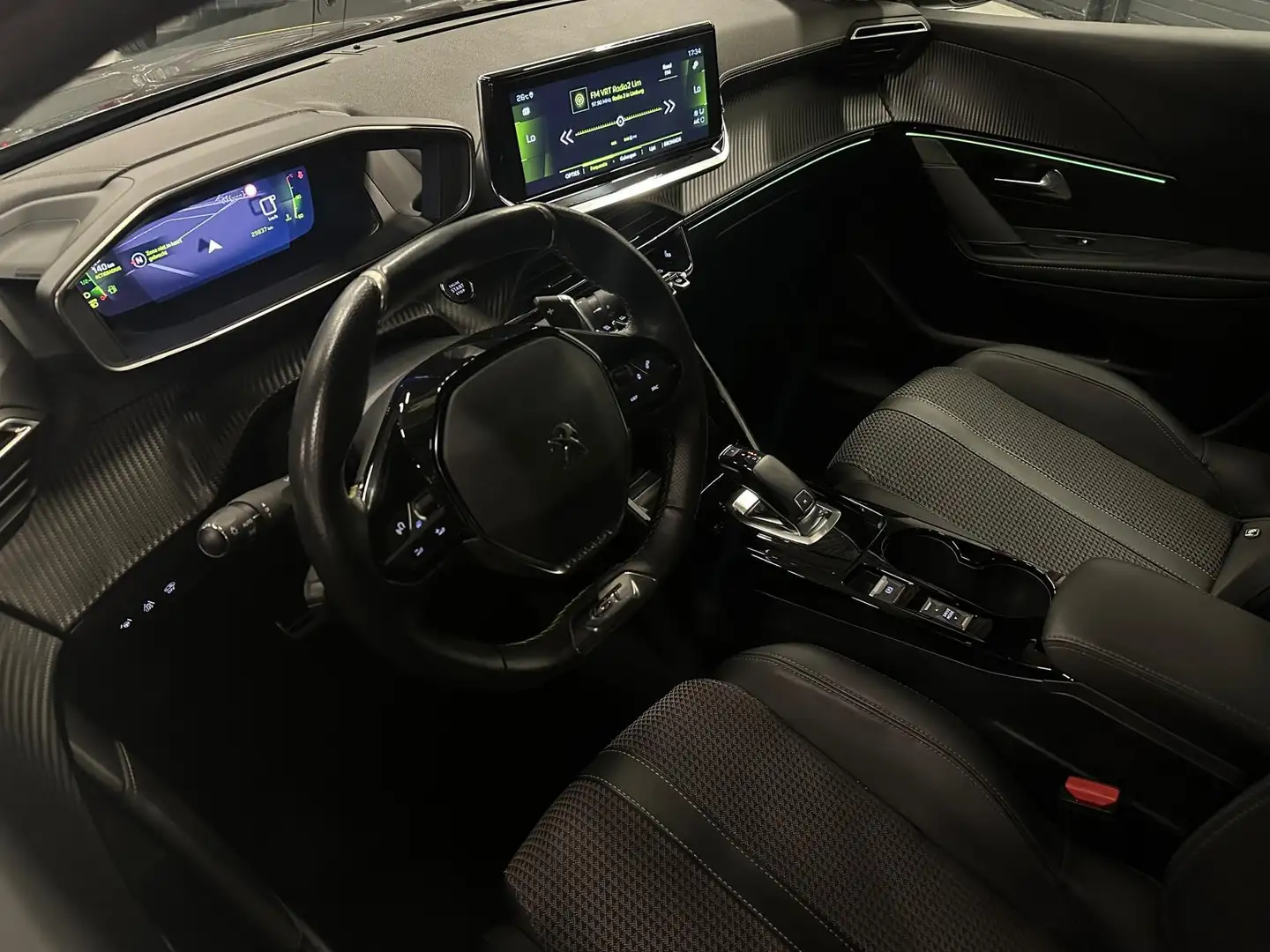 Peugeot 208 1.2 PureTech GT-LINE / Virtual / DAB / Camera / Ca Grijs - 2