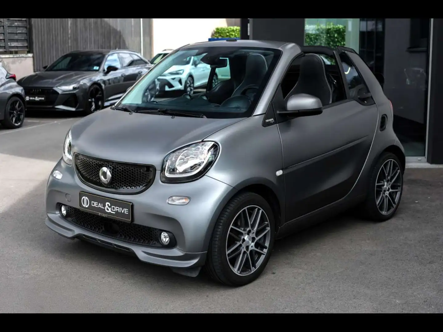 smart forTwo CABRIOLET AUTO. BRABUS STYLEJBLKAMNAVI Gris - 2