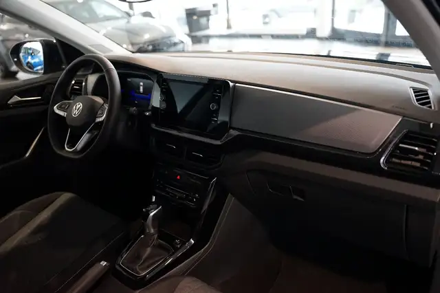 Volkswagen T-Cross view 13