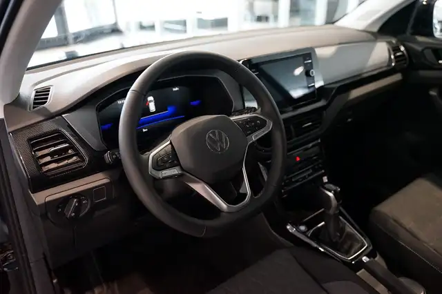 Volkswagen T-Cross view 8