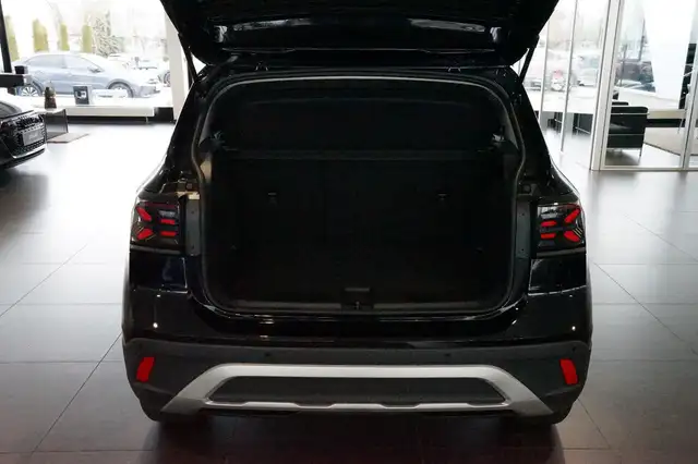 Volkswagen T-Cross view 6