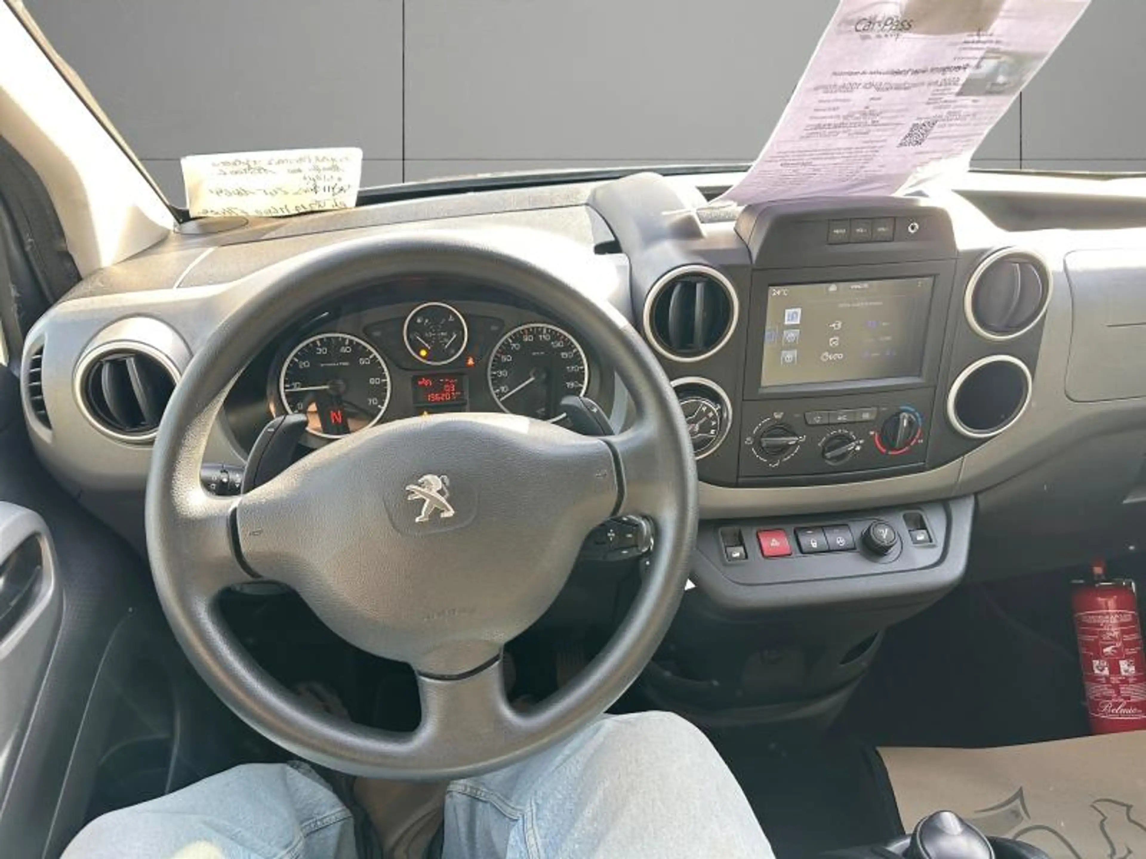 Peugeot Partner 6500 eur marchand1.6HDi 100Automatic gris 03/17 A — photo 10