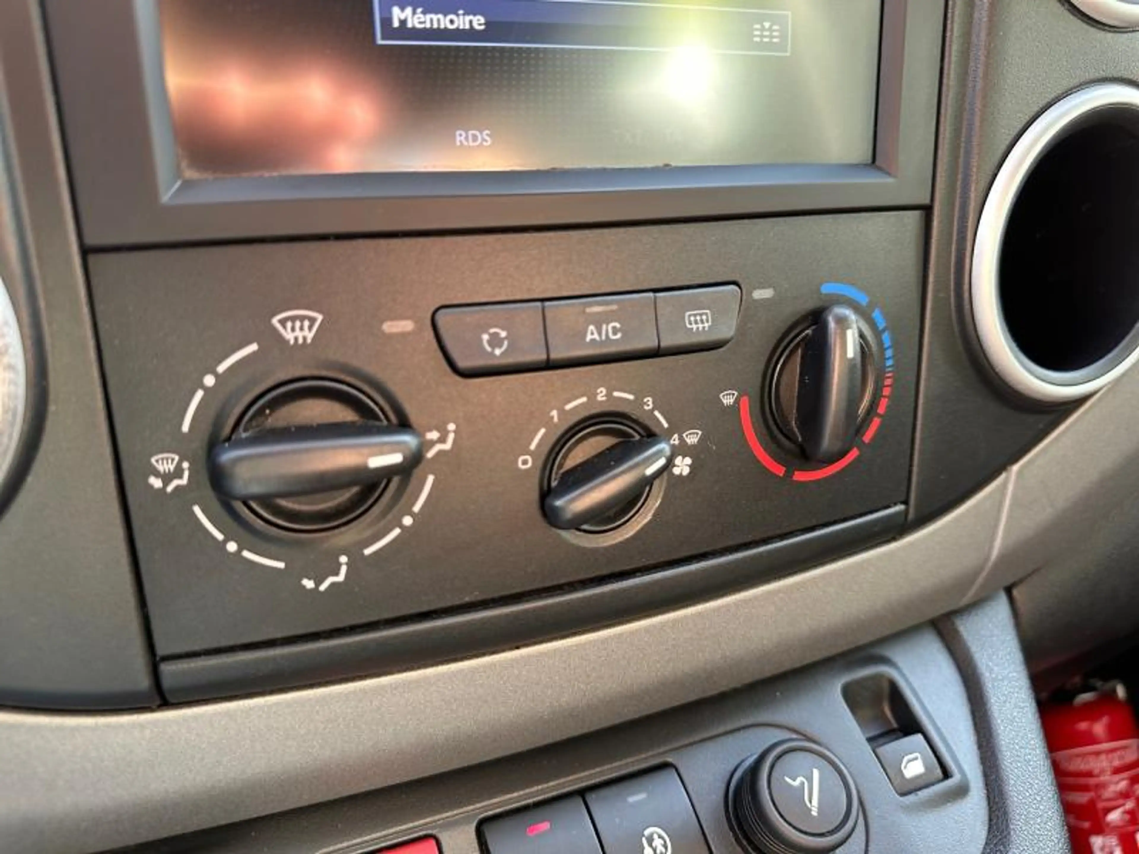 Peugeot Partner 6500 eur marchand1.6HDi 100Automatic gris 03/17 A — photo 13