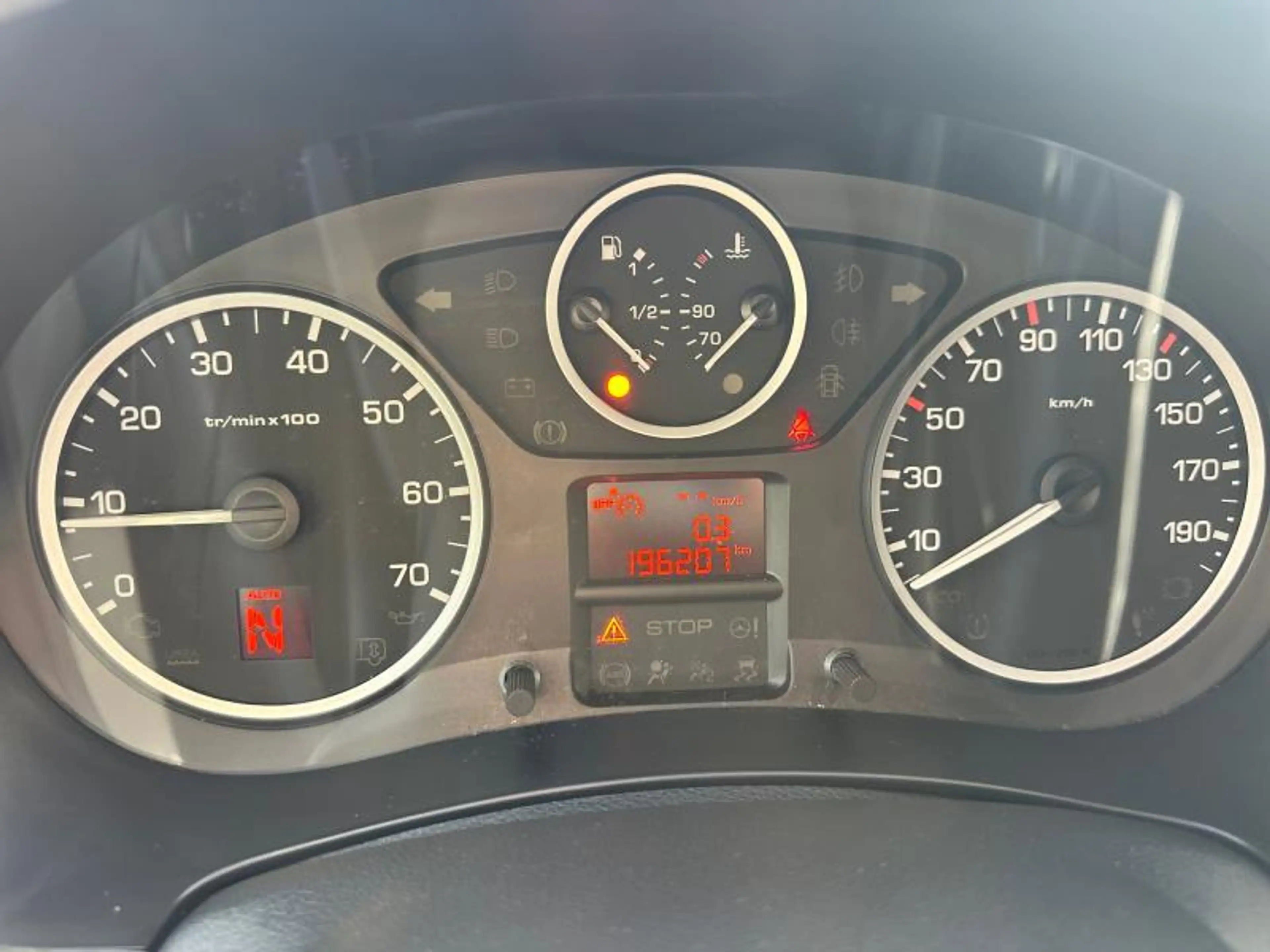 Peugeot Partner 6500 eur marchand1.6HDi 100Automatic gris 03/17 A — photo 11