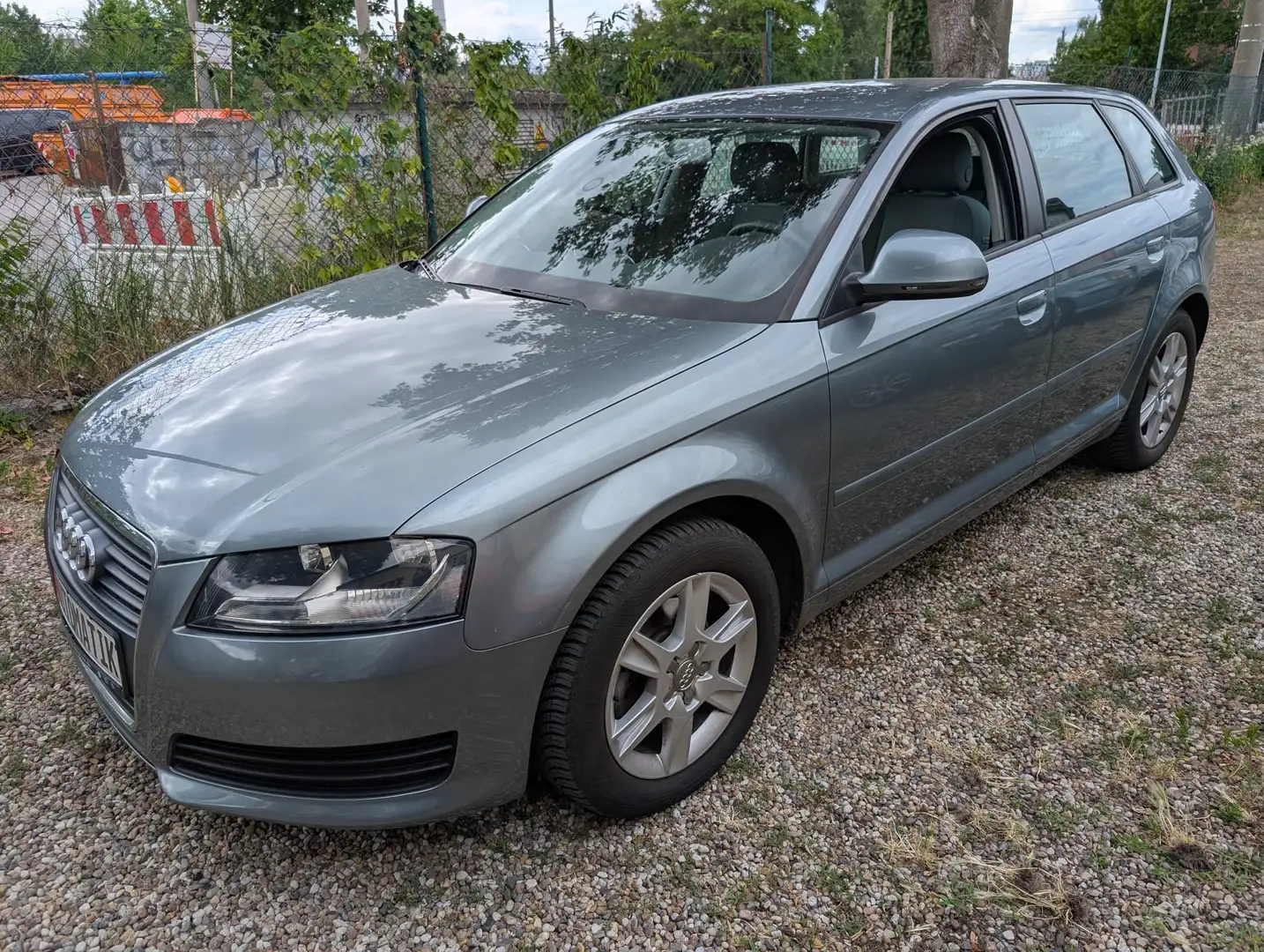 Audi A3 1.4 TFSI Sportback Ambiente, Automatik, NR zelena - 2