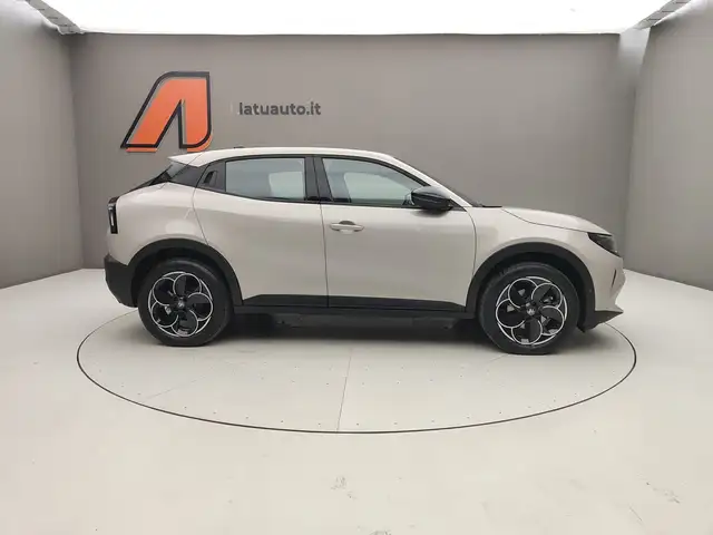 Alfa Romeo Junior view 8