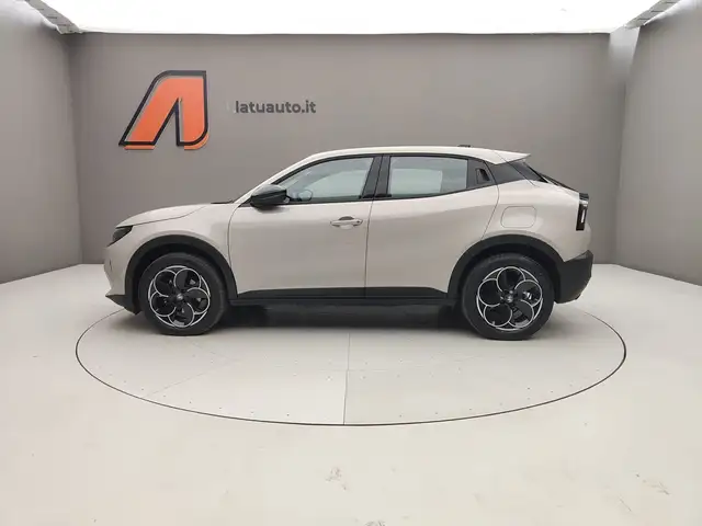 Alfa Romeo Junior view 4