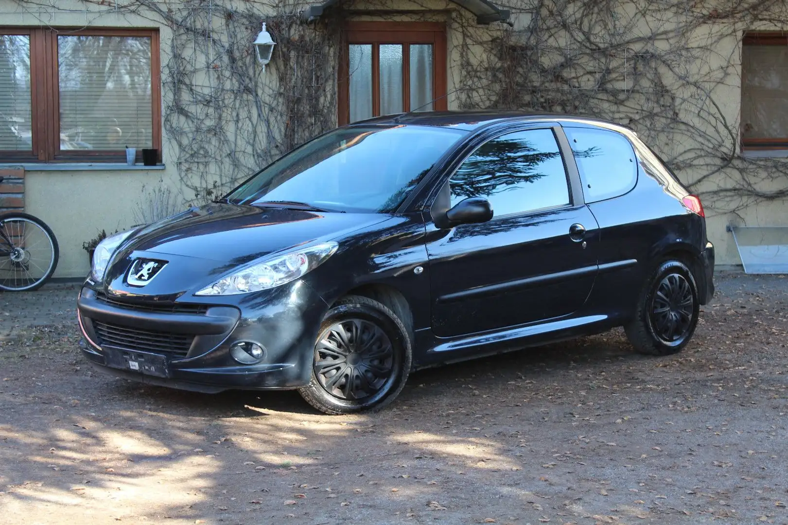 Peugeot 206 +*TÜV 10/2026* Schwarz - 1