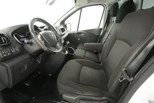 Opel Vivaro view 21