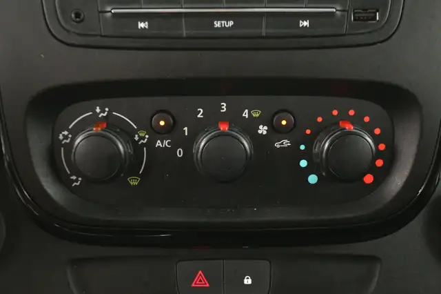 Opel Vivaro view 14