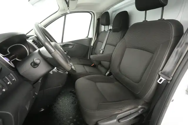 Opel Vivaro view 9