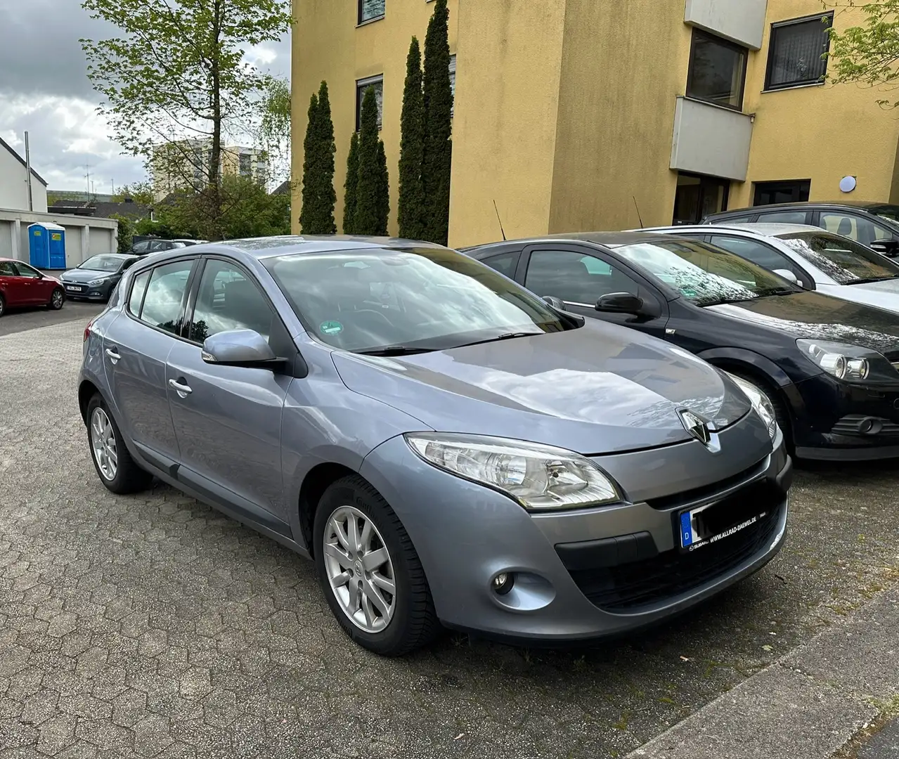 Renault Megane 2.0-140 PS - Automatik - 2 Liter - Navi - Tüv neu Silber - 2
