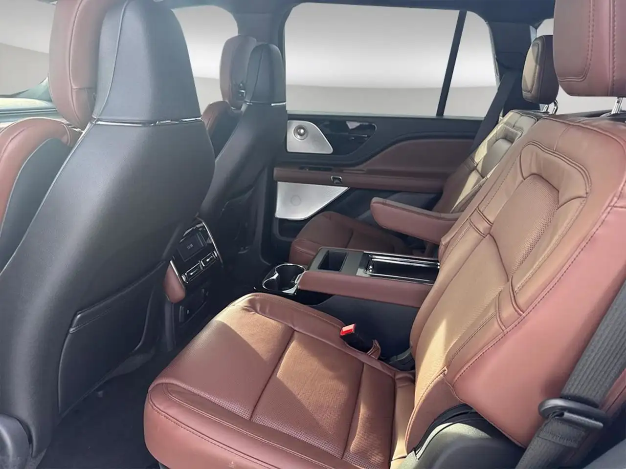 Lincoln Aviator снимка Lincoln Aviator