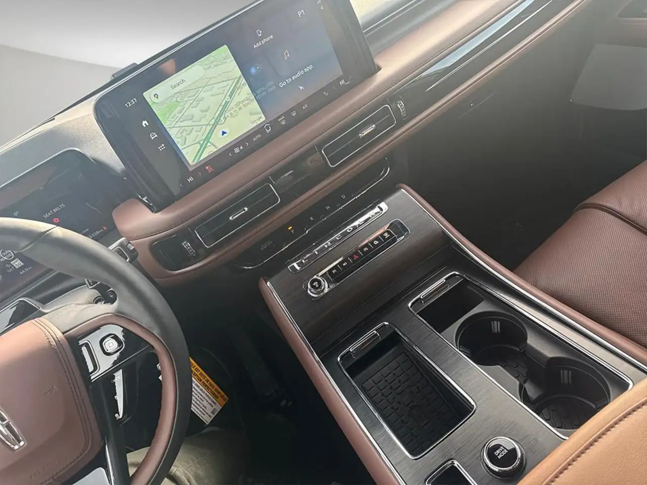 Lincoln Aviator снимка Lincoln Aviator