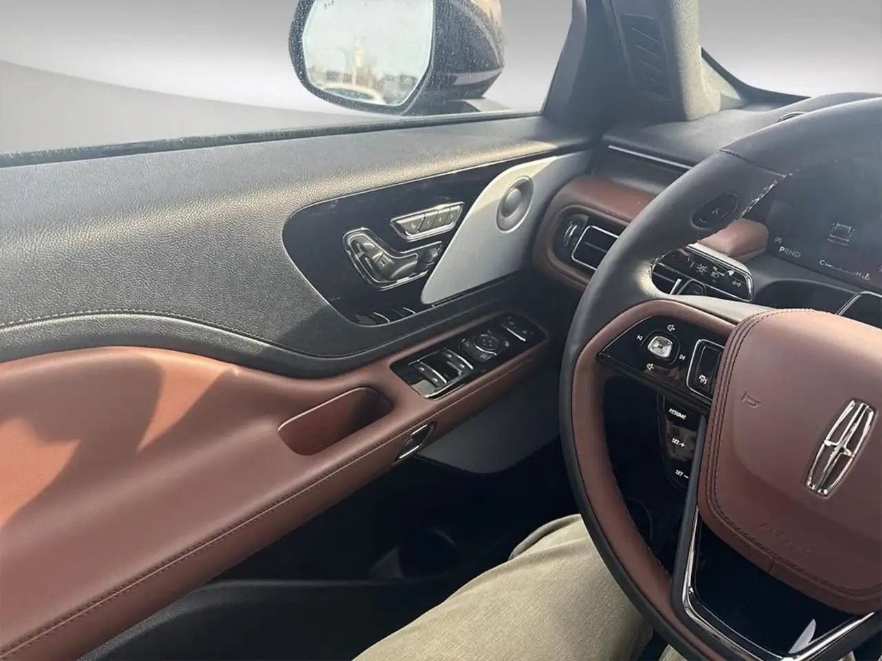Lincoln Aviator снимка Lincoln Aviator