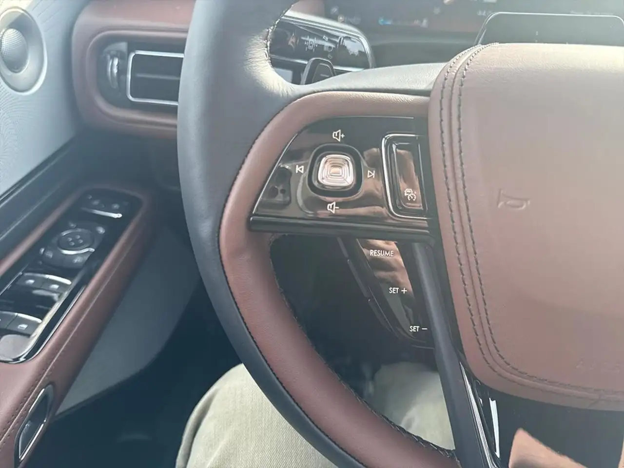 Lincoln Aviator снимка Lincoln Aviator