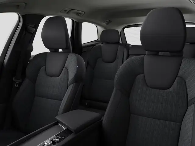 Volvo XC60 view 3