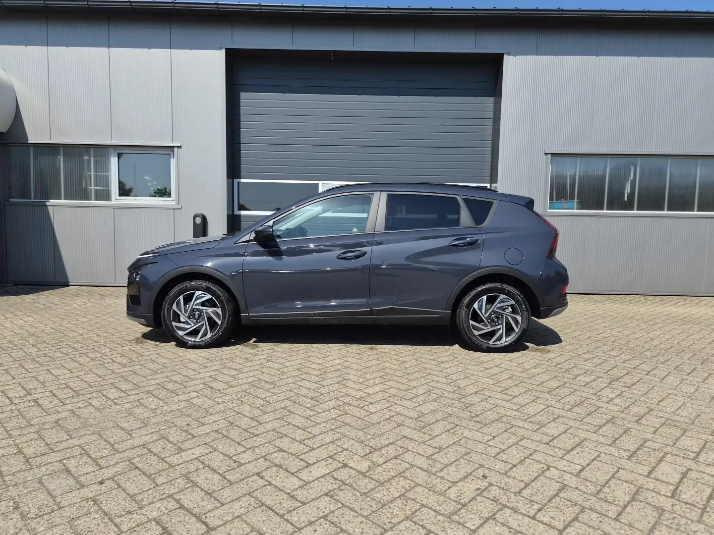 Hyundai BAYON Trend 1.0 T-GDI 90PS Automatik Klimaautomatik R... Grau - 2