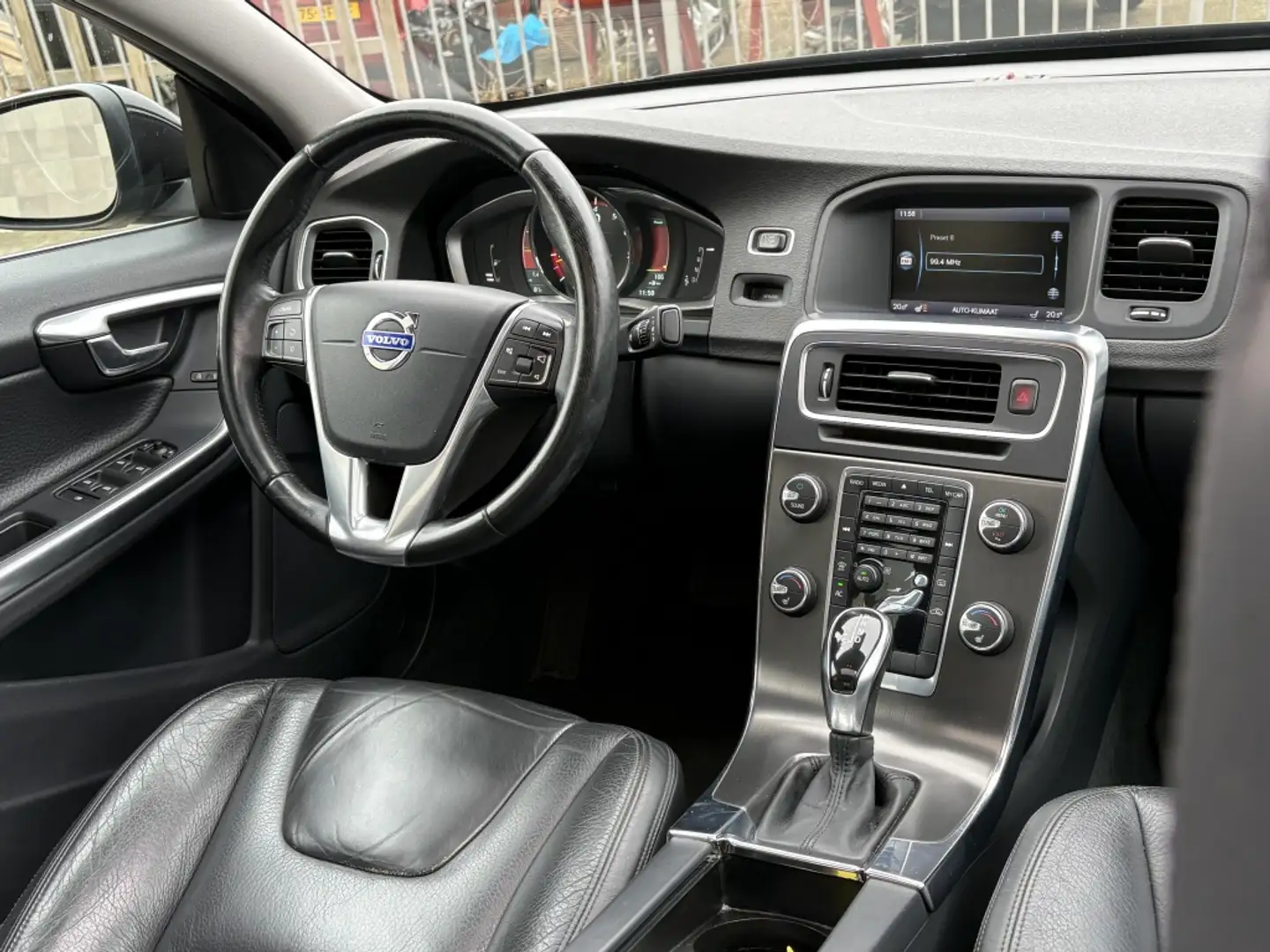Volvo S60 T5 2.5 SUMMUM 254PK AUT. DAKJE NAVI CRUISE Schwarz - 2