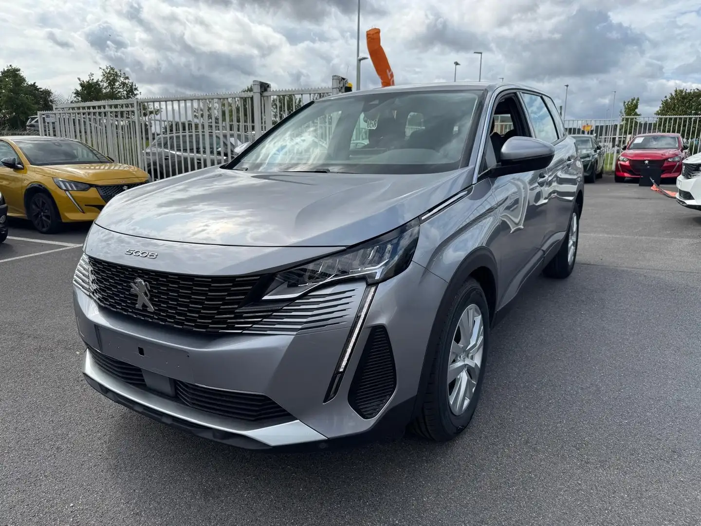 Peugeot 5008 Gris - 1