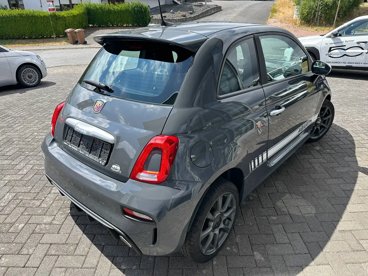 Abarth 595 2022