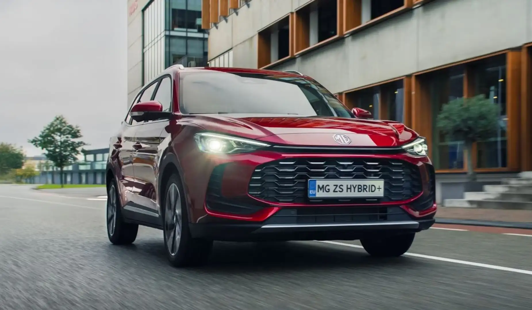 MG ZS HEV Hybrid+ Luxury +LED+Cam+Navi+Totw+Touch Rouge - 2