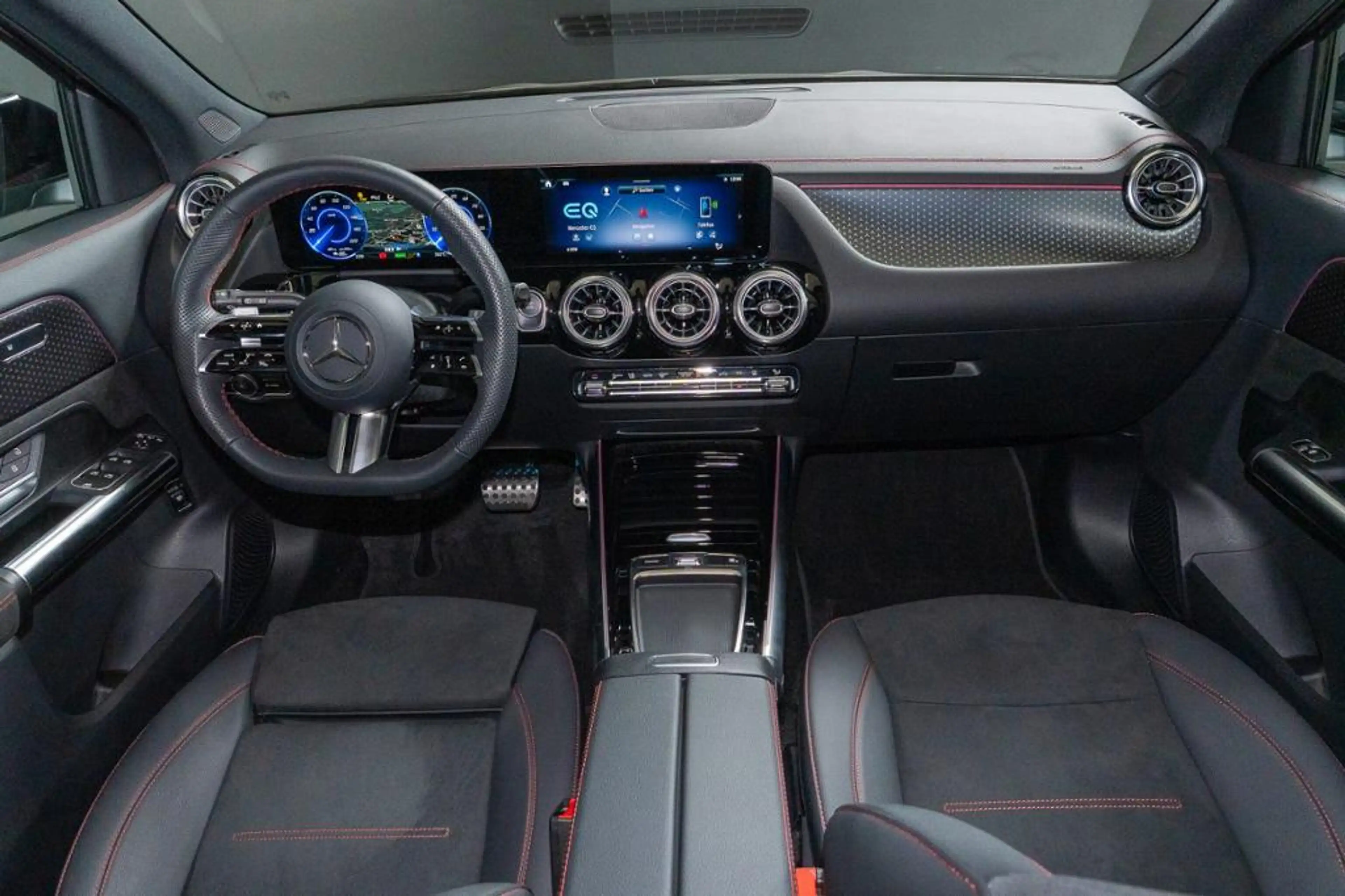 Mercedes-Benz EQA 300 4M *AMG Night Pano Distronic LED Winter — photo 7