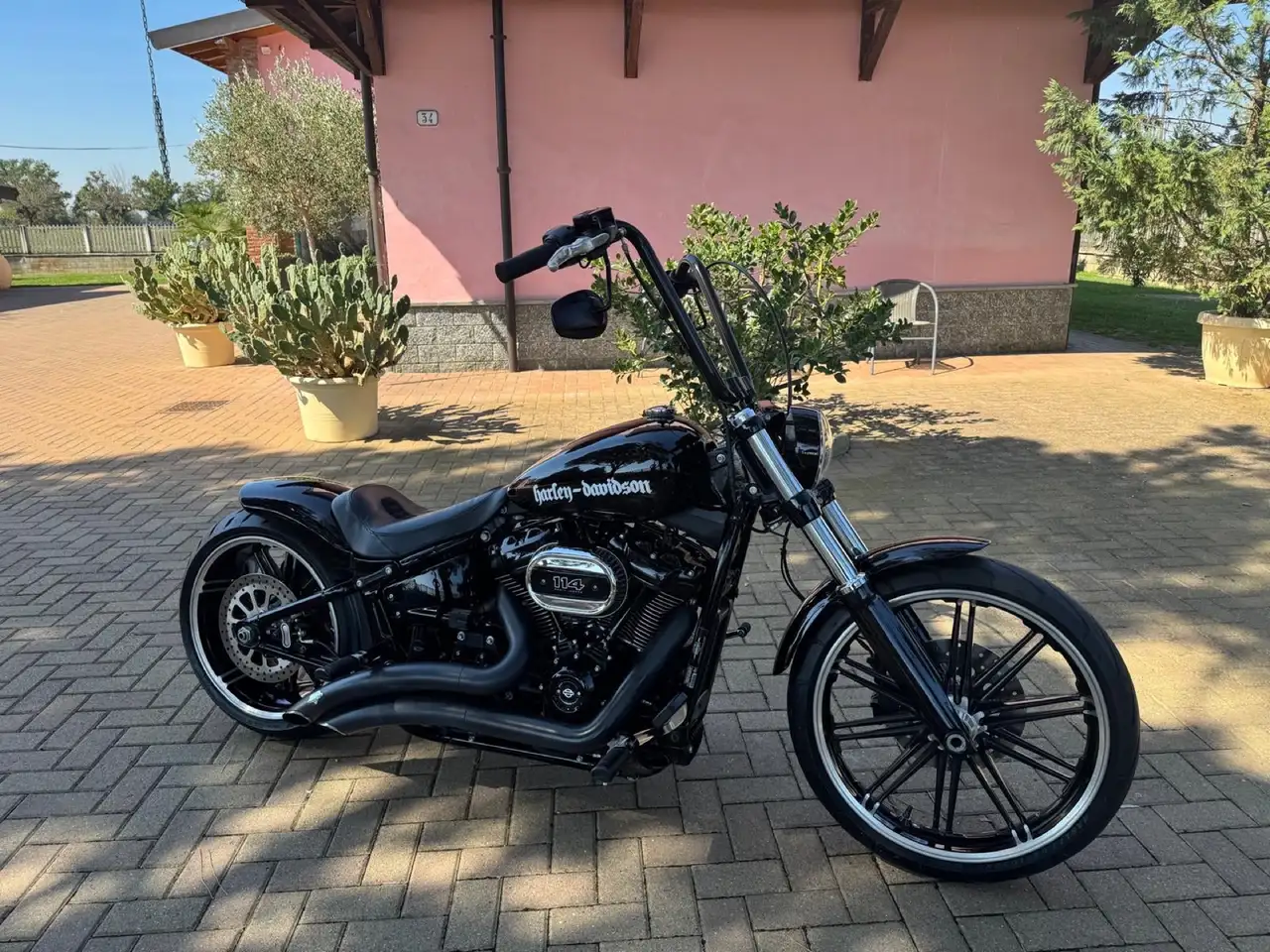 Harley-Davidson Breakout