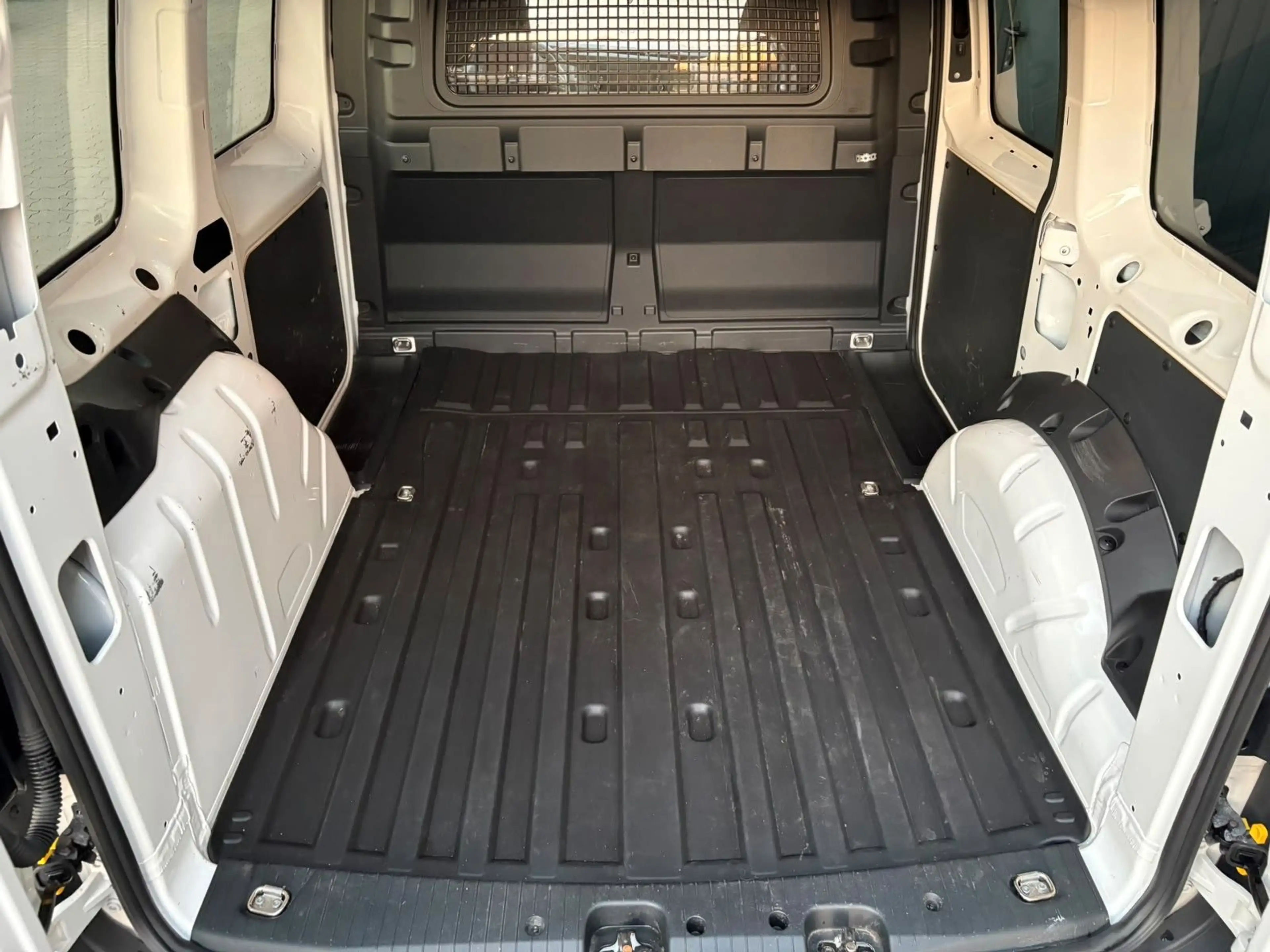 Volkswagen Caddy Cargo*1.Hand*Klima*Tüv Neu*Service Neu* — photo 13