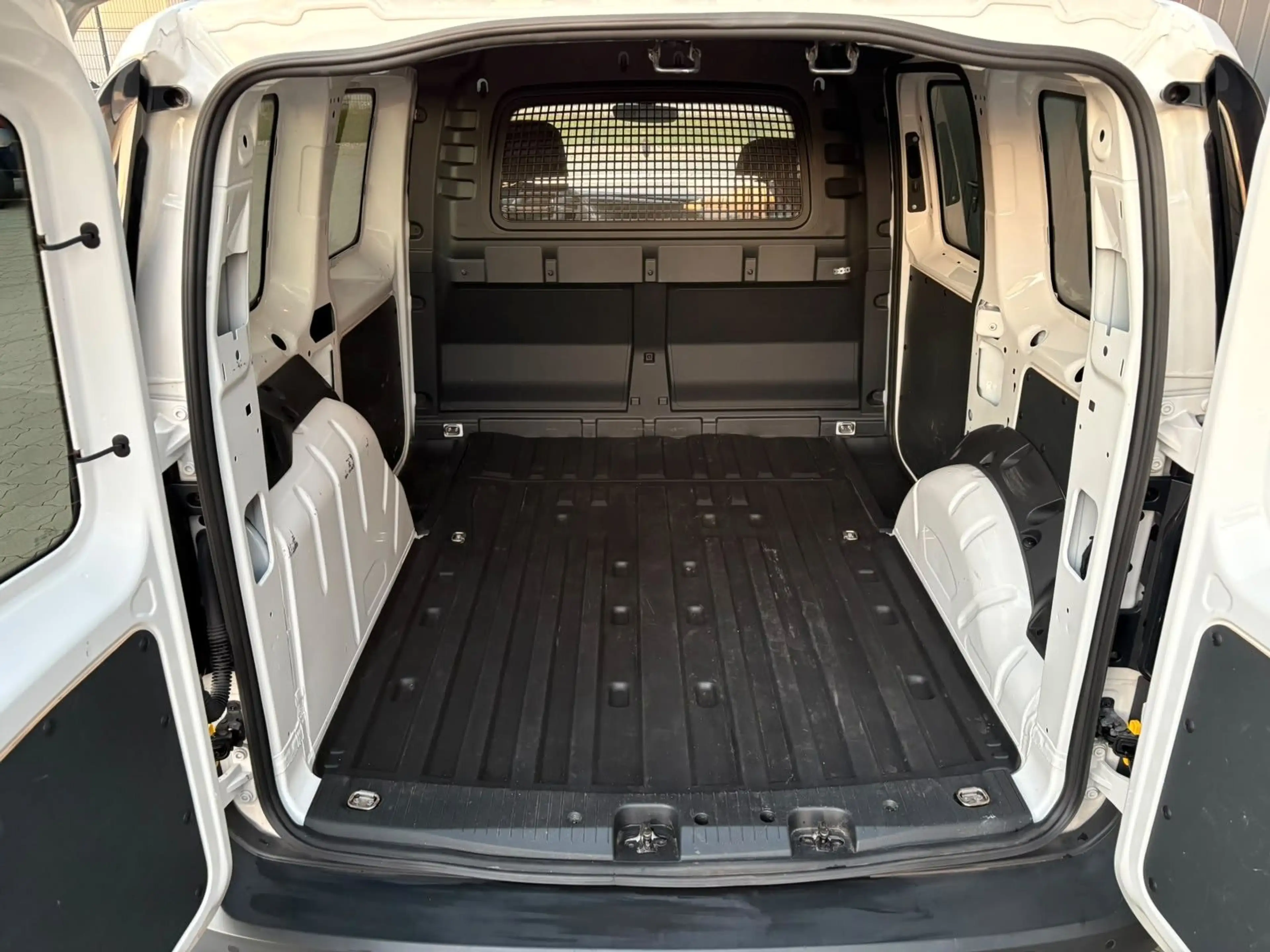 Volkswagen Caddy Cargo*1.Hand*Klima*Tüv Neu*Service Neu* — photo 14
