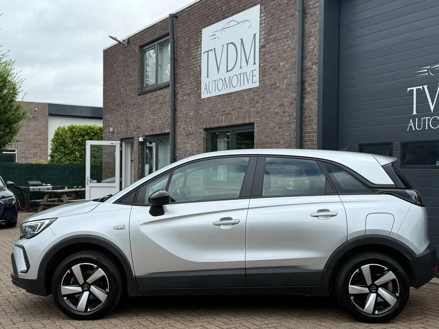 Opel Crossland 1.2 Turbo Business Elegance|NAVI|CAMERA|CRUISE Grijs - 2