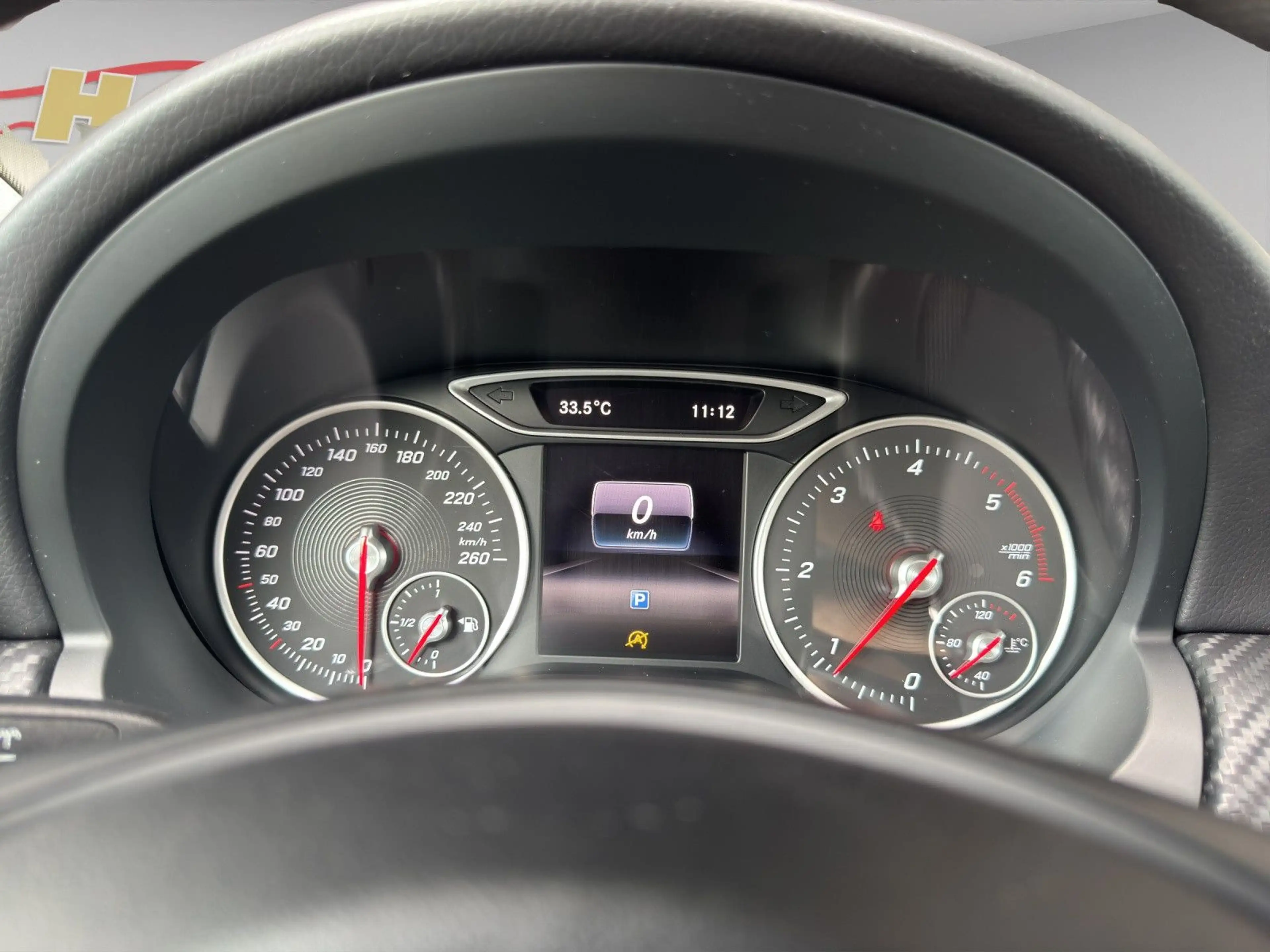 Mercedes-Benz GLA 200 d *Navigation*Tempomat* — photo 15