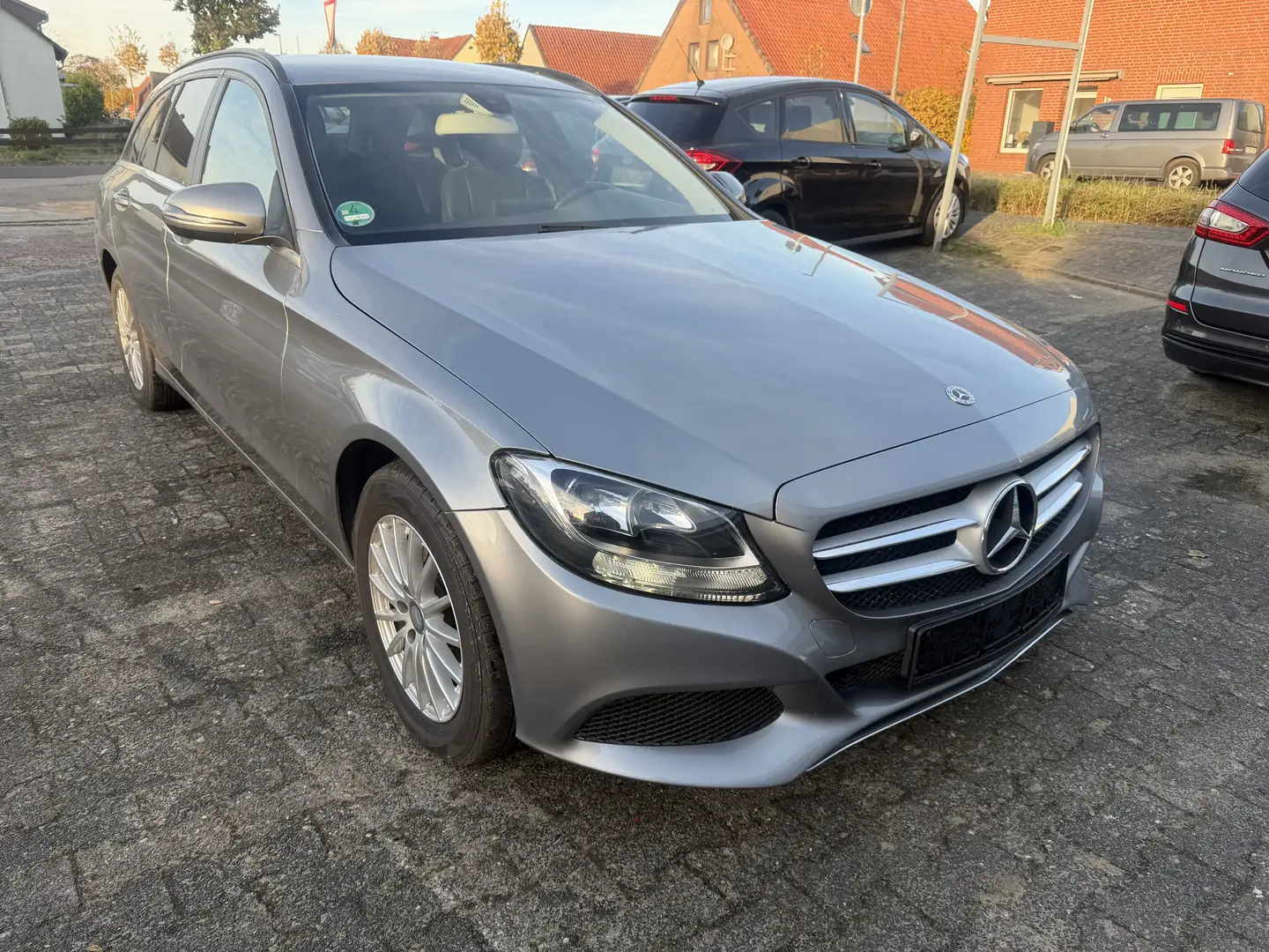 Mercedes-Benz C 200 Automatik/Klima/Leder/Ahk/Euro 6/Garantie Grau - 1