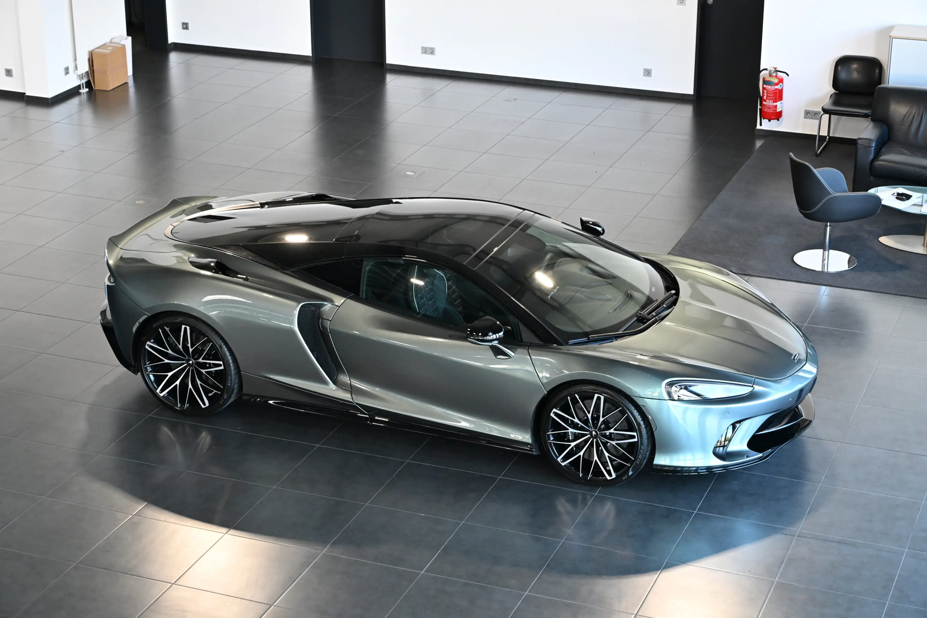 McLaren GT
