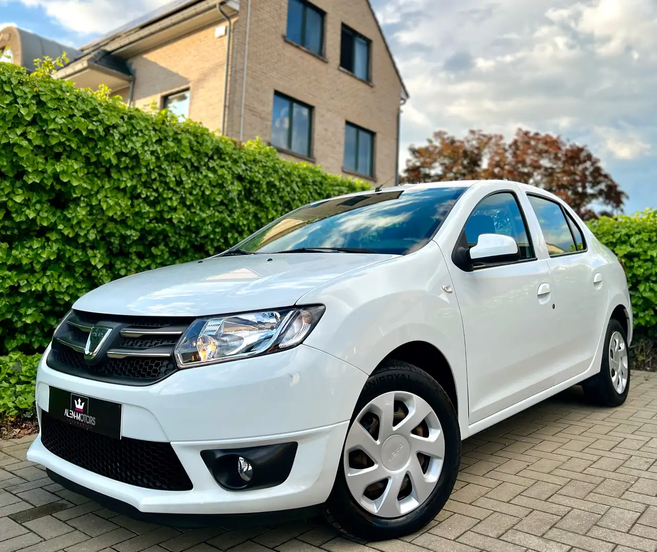 Dacia Logan 1.2i // Navigation // Climatisation // Euro 5 Wit - 1
